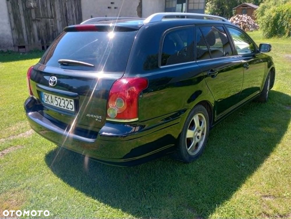 Toyota Avensis - 2