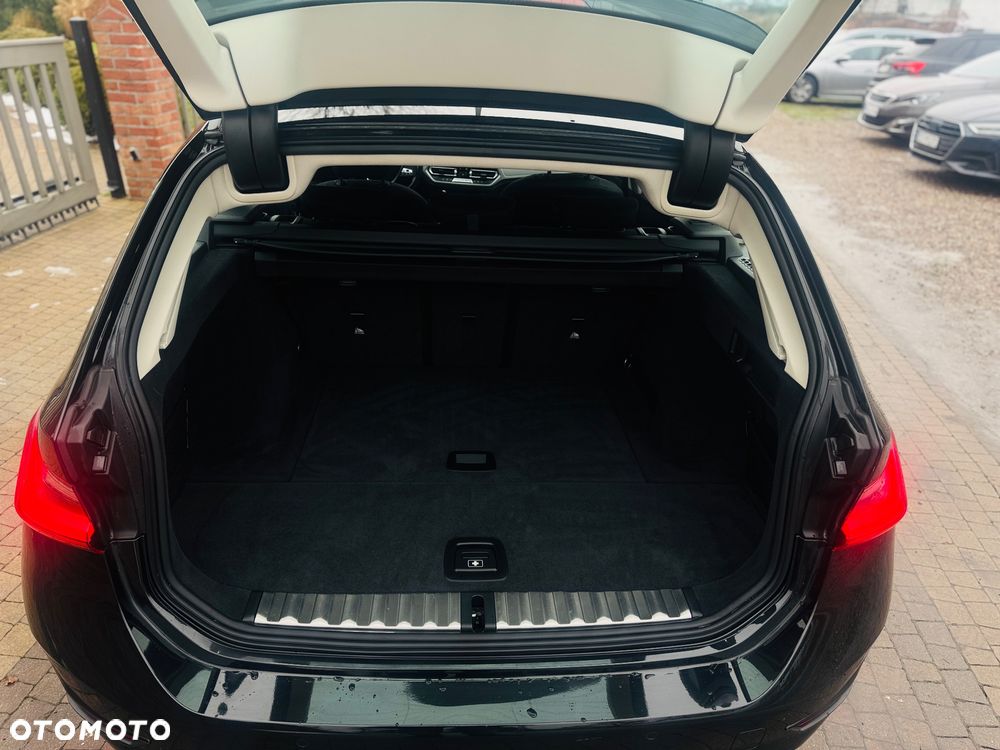 BMW Seria 3 320d Sport Line Shadow - 15