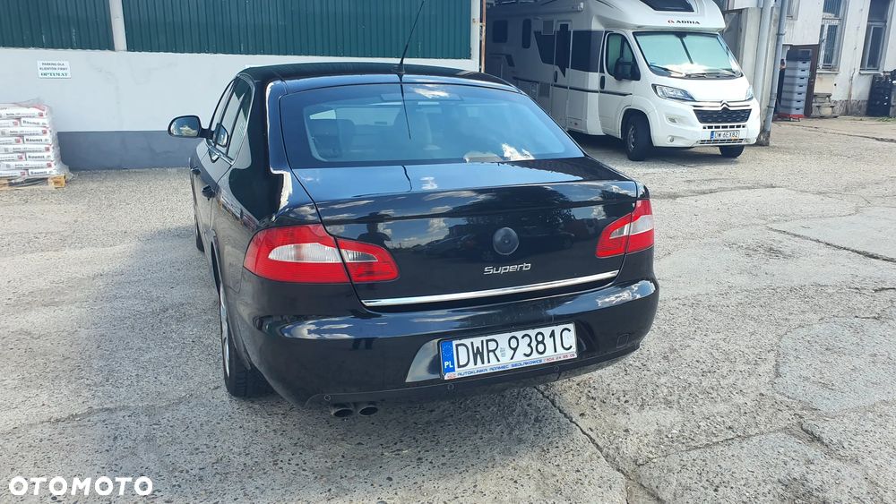 Skoda Superb 2.0 TDI Elegance DSG - 21