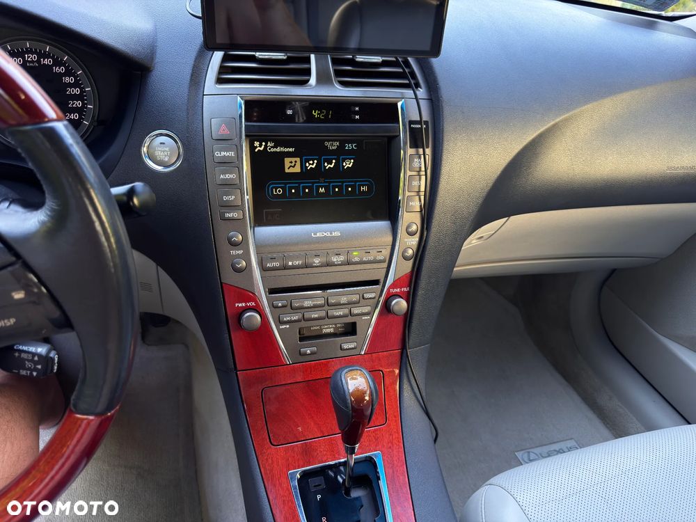 Lexus ES - 24