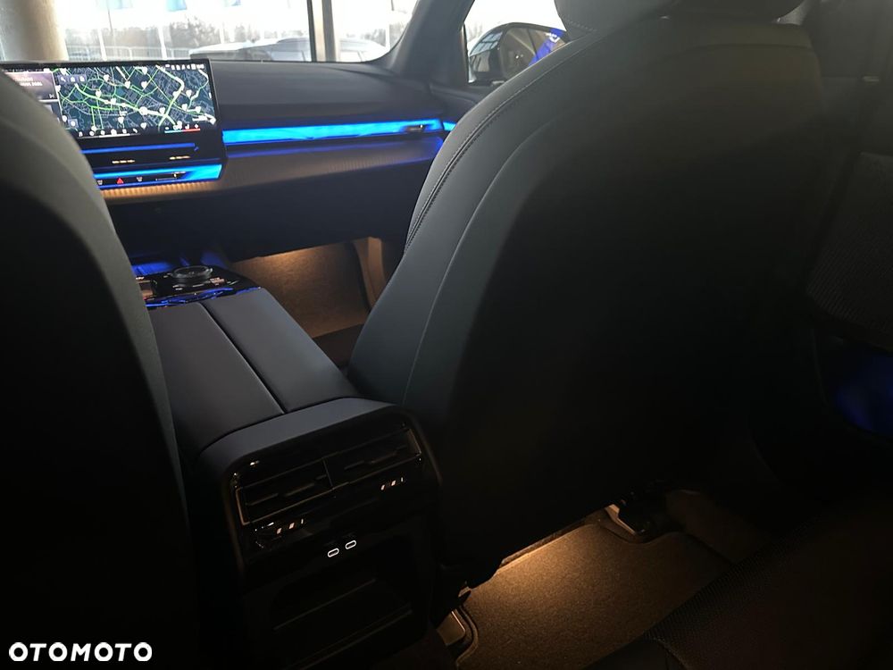 BMW Seria 5 540d xDrive mHEV - 26