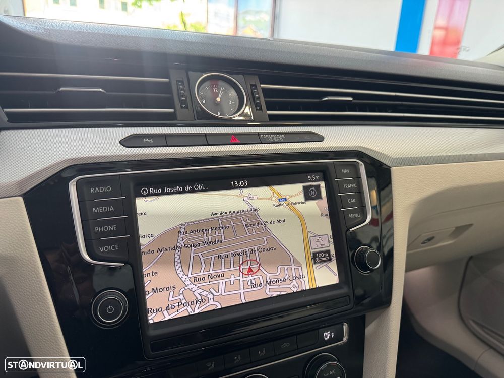 VW Passat 1.6 TDI BlueMotion - 16