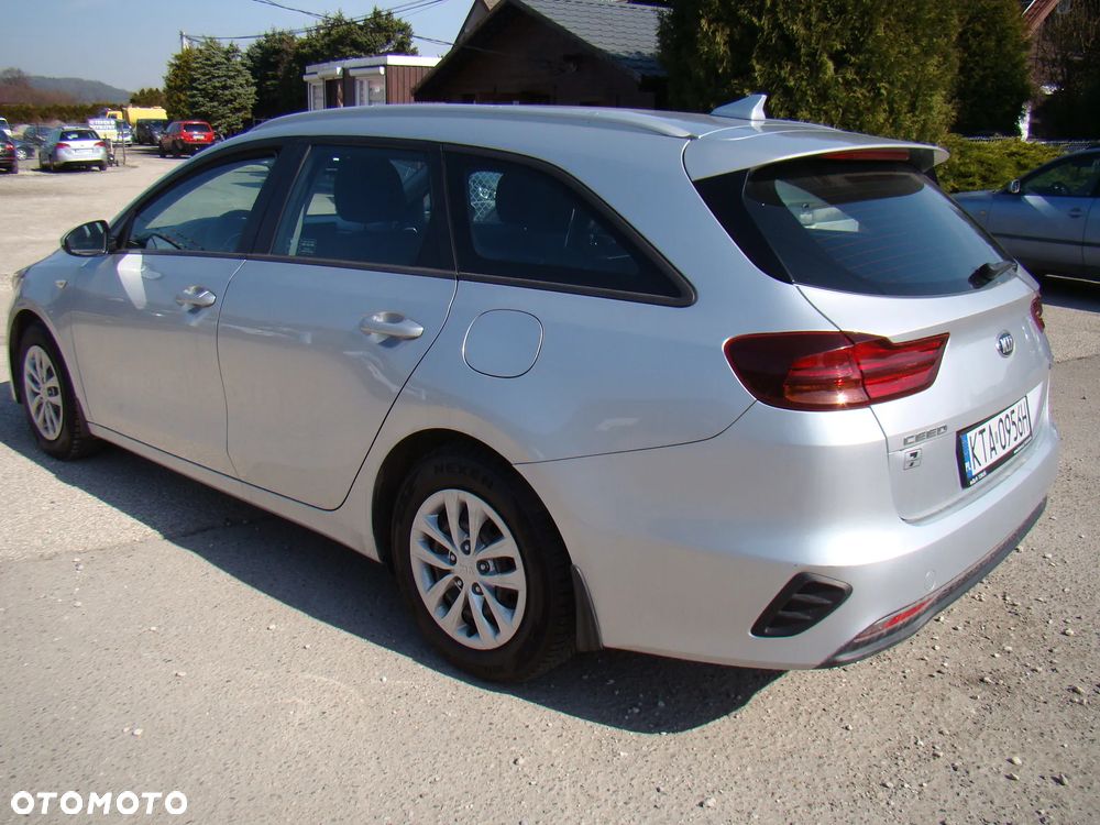 Kia Ceed 1.6 CRDi SCR M - 3