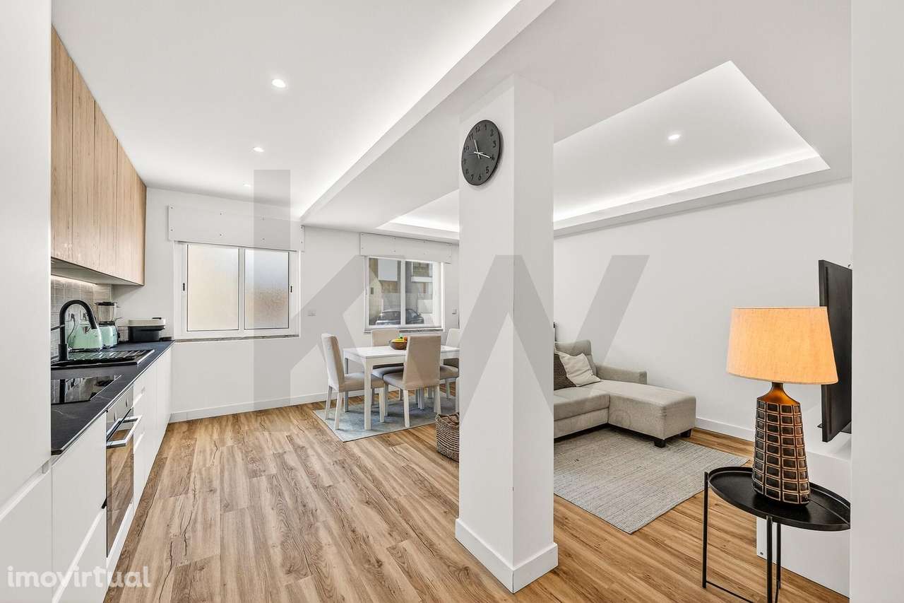 T1 remodelado em Queijas - Grande imagem: 3/17