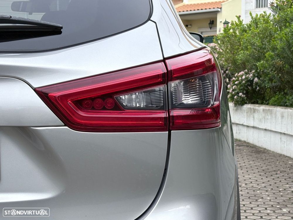 Nissan Qashqai 1.5 dCi N-Connecta Business - 22