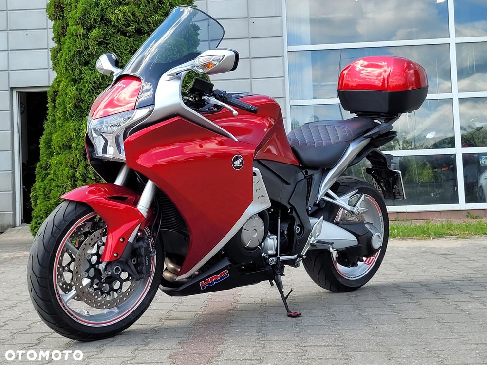 Honda VFR - 12