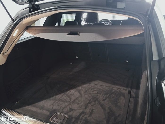 Mercedes-Benz E 220 d Exclusive Line - 38
