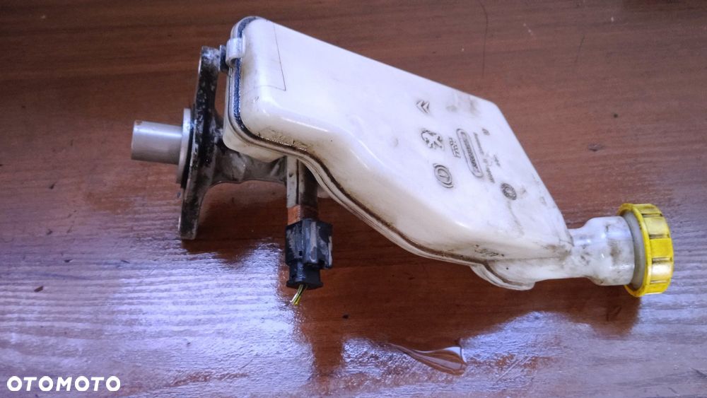 Pompka zbiorniczek serwa płynu hamulcowego Citroen C3 Picasso 32069745 - 1