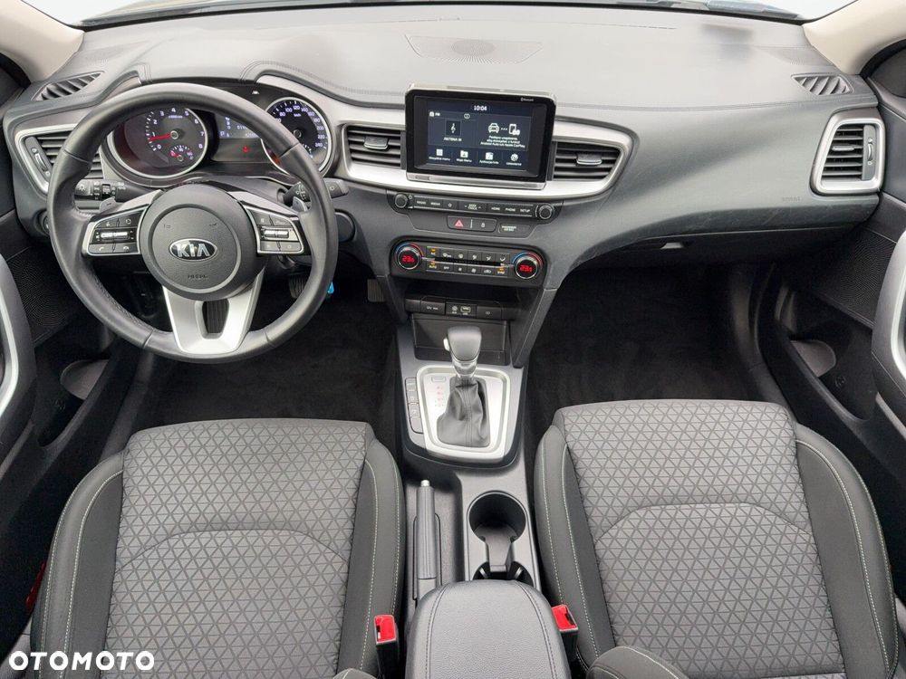 Kia Ceed - 10