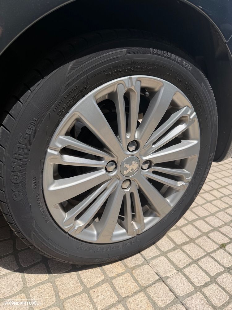 Peugeot 208 1.2 PureTech Style - 37