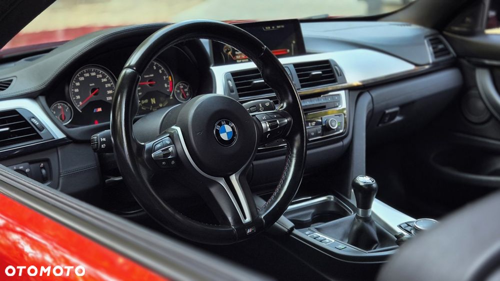 BMW M4 Standard - 5