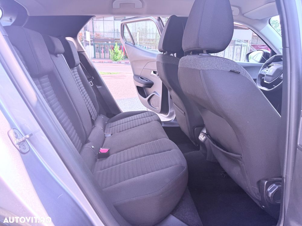 Peugeot 2008 1.2 PureTech EAT8 STT Allure Pack - 23