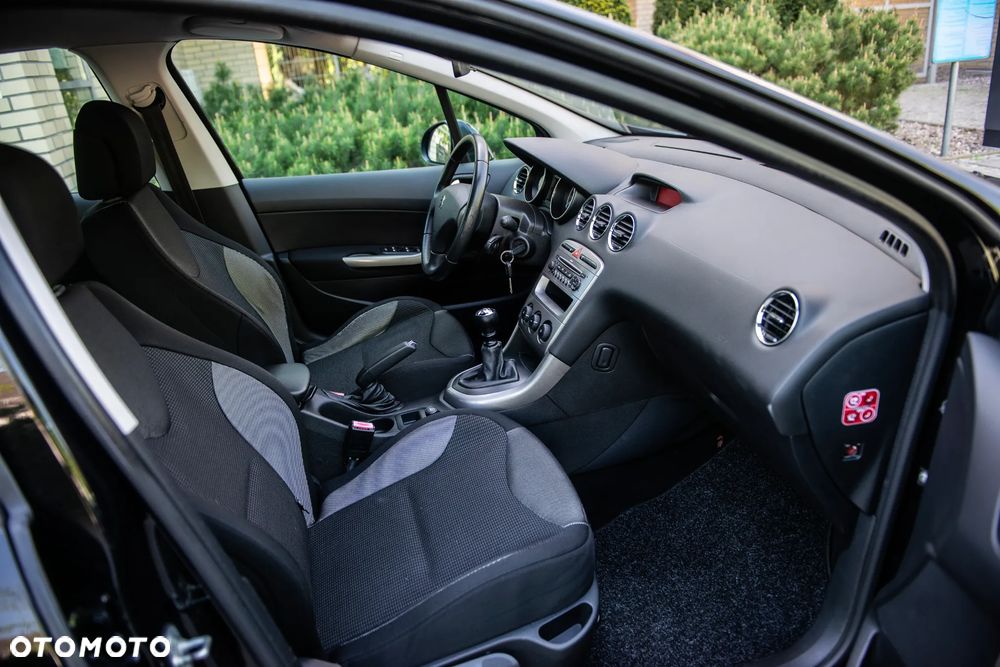 Peugeot 308 HDi FAP 135 Platinum - 23