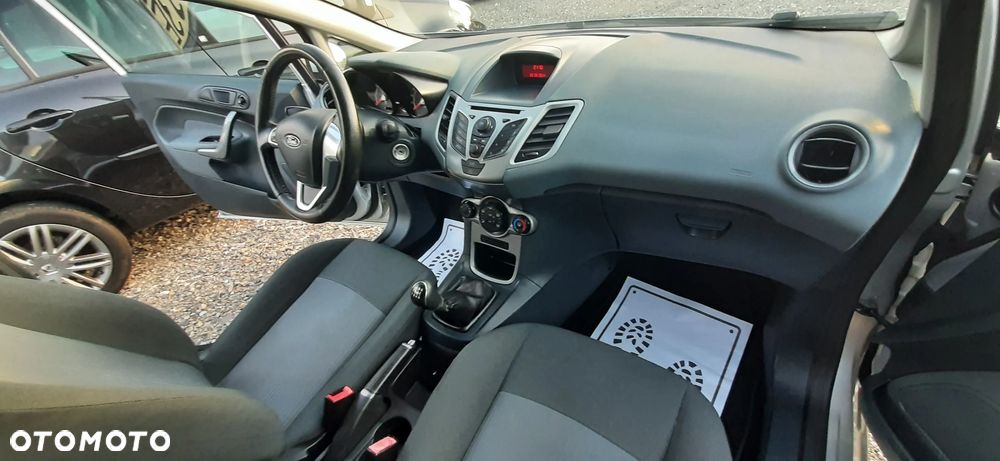 Ford Fiesta - 27