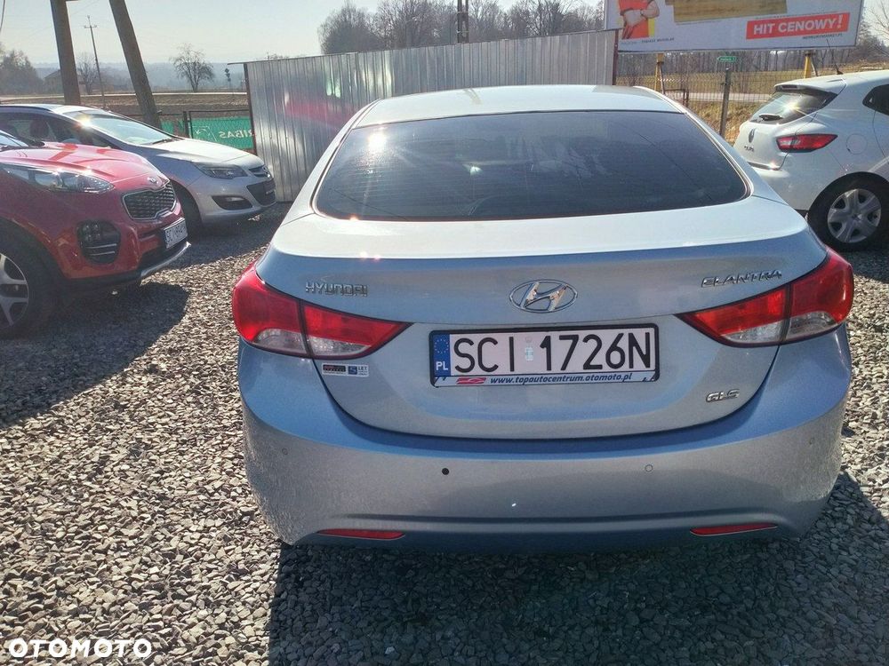 Hyundai Elantra - 6
