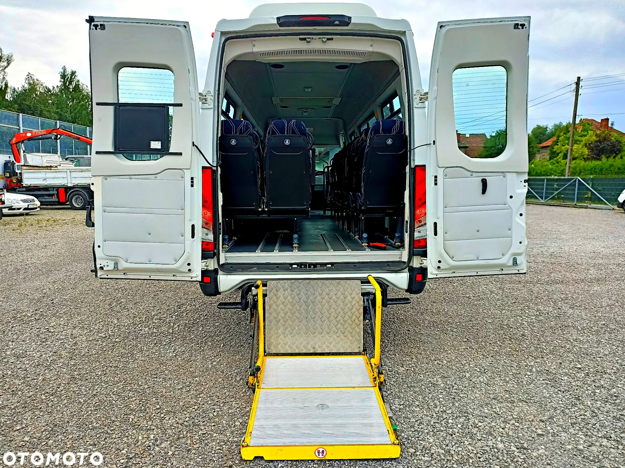Iveco Daily Line 60C17 24 Osobowy - 11