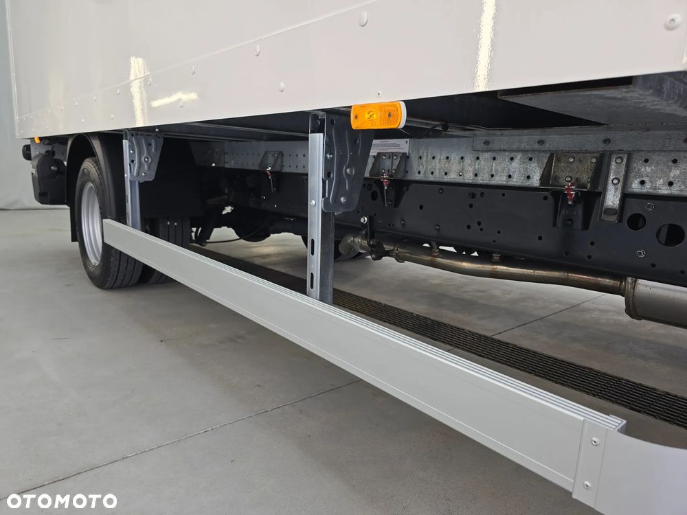 Iveco DAILY 35C16 / 50C16 KONTENER 8PALET WINDA DHOLLANDIA 750Kg 41Tyś km SERWIS ASO IVECO DO OSTATNIEGO Km STAN NOWY NOWY NOWY NA GWARANCJI BOGATA OPCJA WYPOSAŻENIA ASYSTENTY KIEROWCY TEMPOMAT KLIMA KAMERA COFANIA FOTEL KIEROWCY PNEŁMATYCZNY - 21