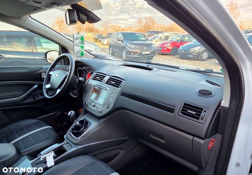 Ford Kuga - 25