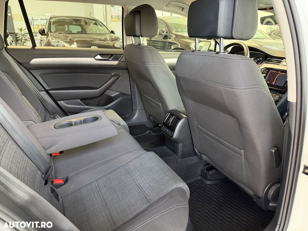 Volkswagen Passat 2.0 TDI DSG Comfortline - 9