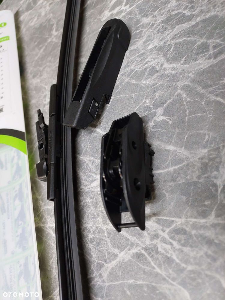 WYCIERACZKA PŁASKA FIRST MULTICONNECTION 350X1  ABARTH 500 / 595 / 695, 500C / 595C / 695C; CHEVROLET MATIZ, SPARK, TRAX; DAIHATSU CHARADE VIII, CUORE V, TERIOS, YRV; FIAT 500 10.93- - 3