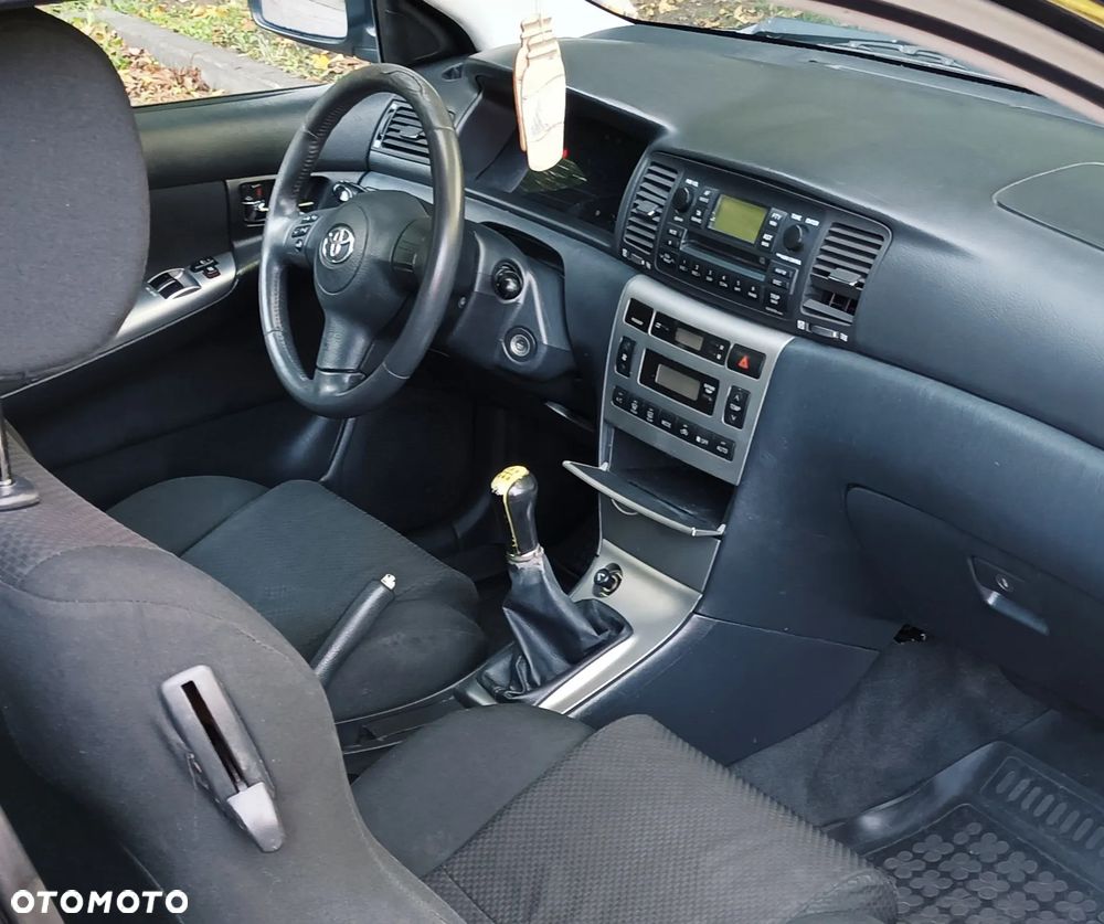 Toyota Corolla - 6