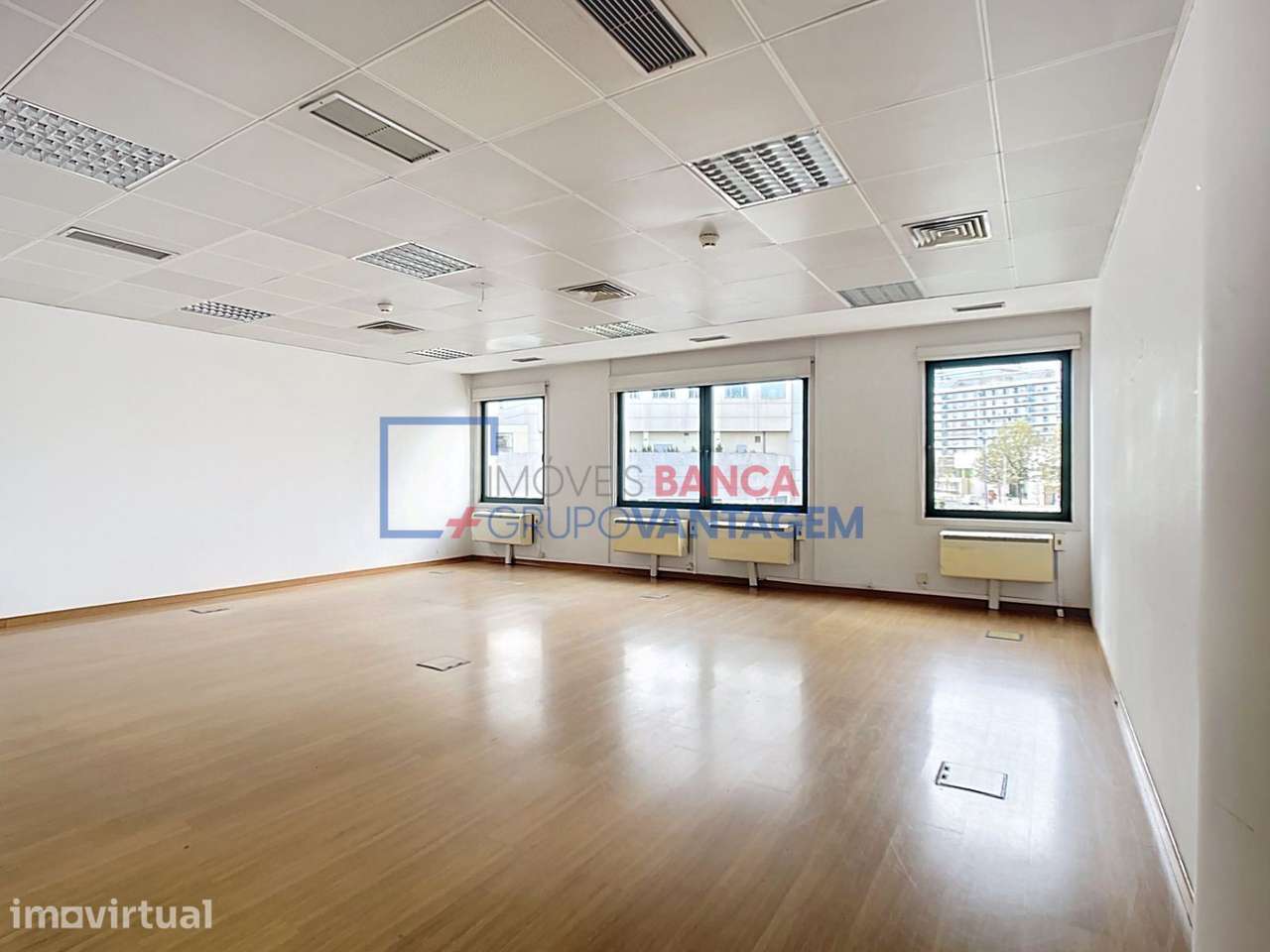 Escritório com 55m2 na Av. Columbano Bordalo Pinheiro - Grande imagem: 5/12