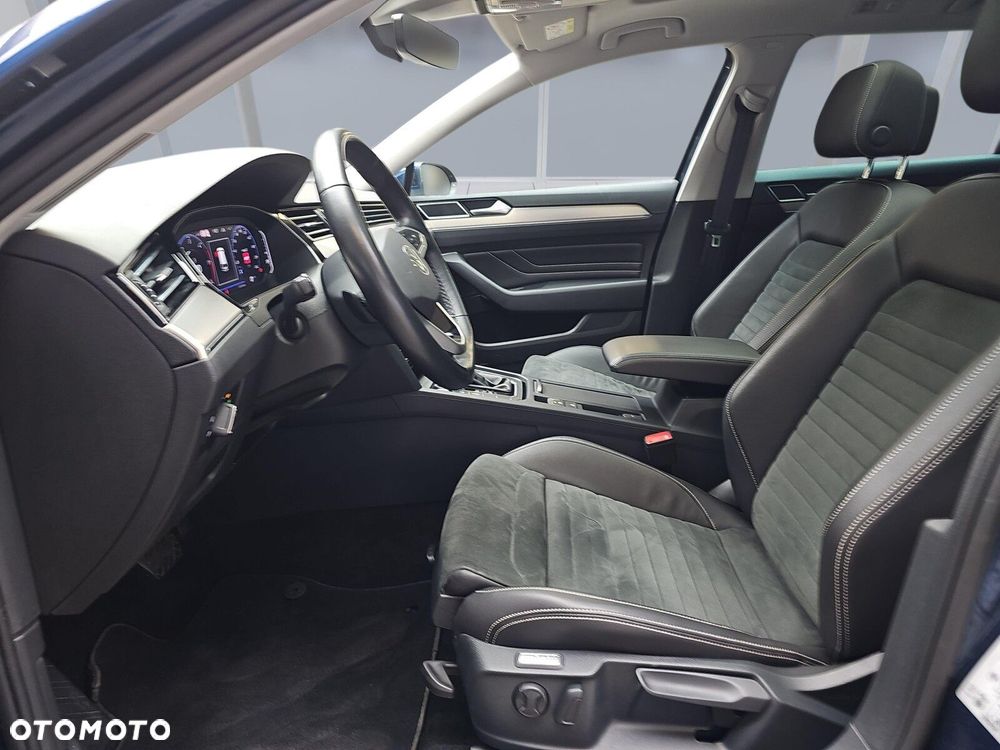 Volkswagen Passat Variant 2.0 TDI Elegance DSG - 9