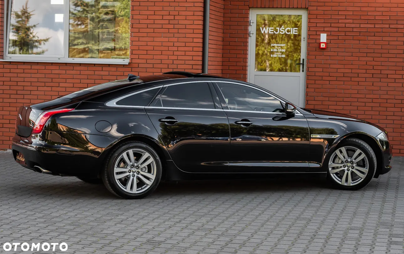 Jaguar XJ 3.0 T AWD LWB Premium Luxury - 14