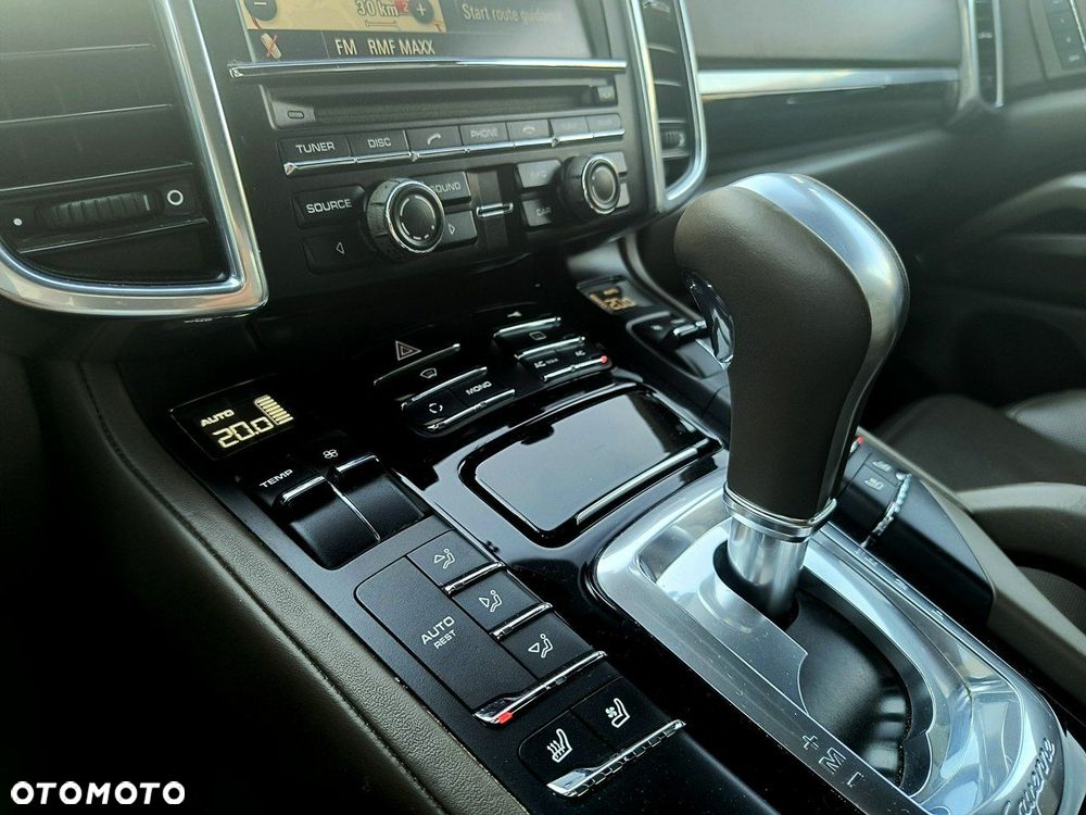 Porsche Cayenne - 20