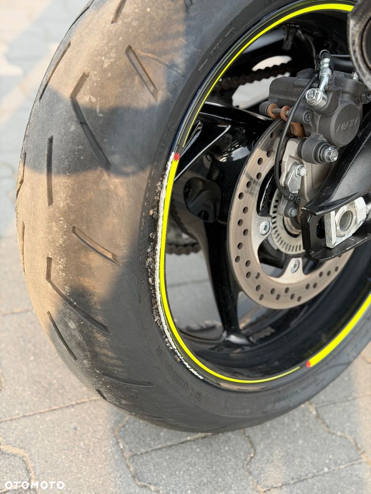 Suzuki GSX - 13