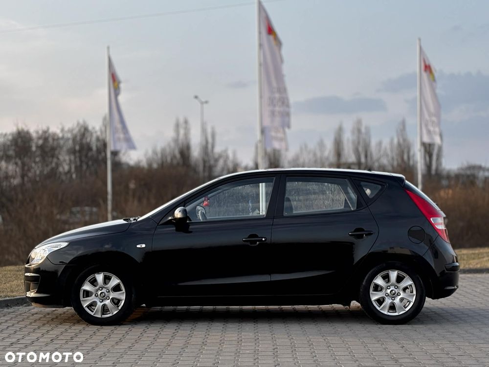 Hyundai i30 1.4 Base + - 8