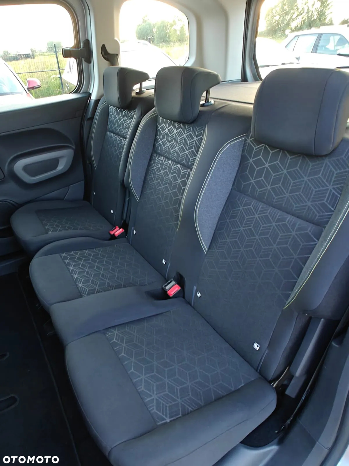 Peugeot Rifter 1.5 BlueHDI Allure S&S - 15