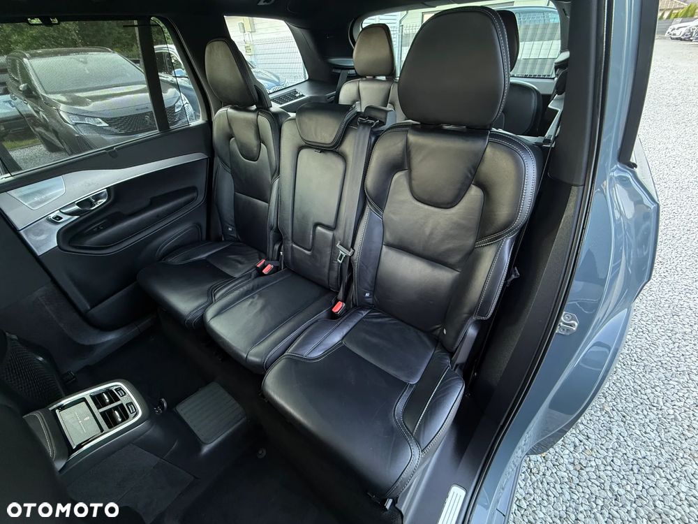 Volvo XC 90 T8 AWD Plug-In Hybrid R-Design 7os - 33
