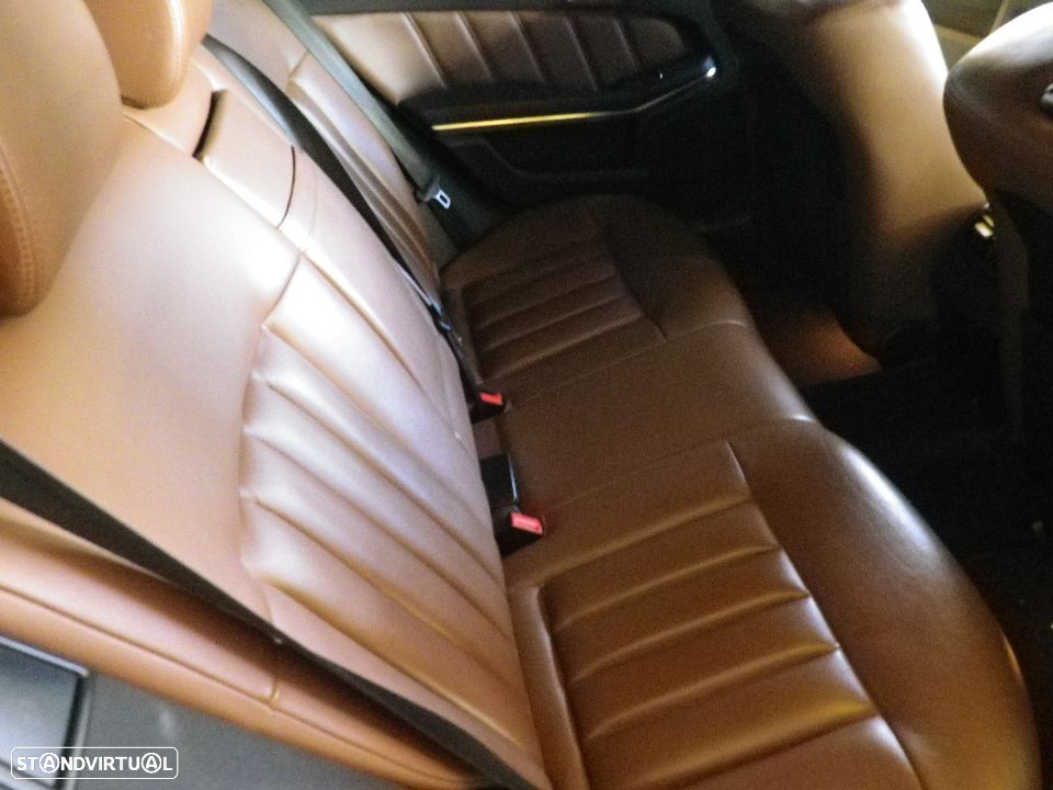 Mercedes-Benz E 300 Bluetec Hybrid Avantgarde - 19