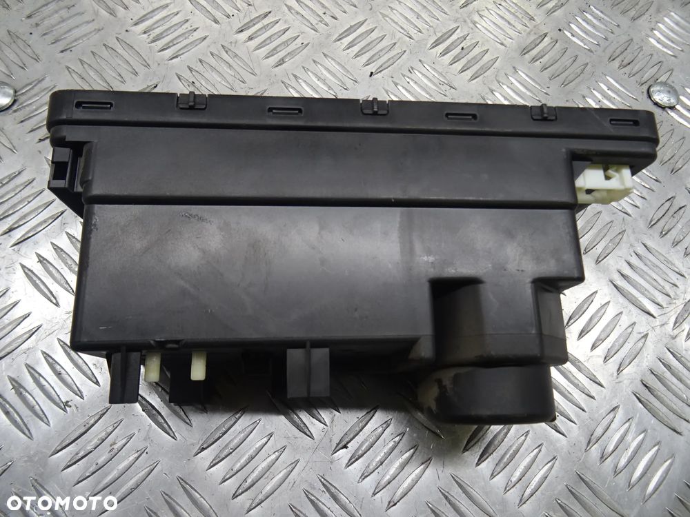 MERCEDES W202 LIFT 96-01 POMPKA CENTRALNEGO ZAMKA - 5