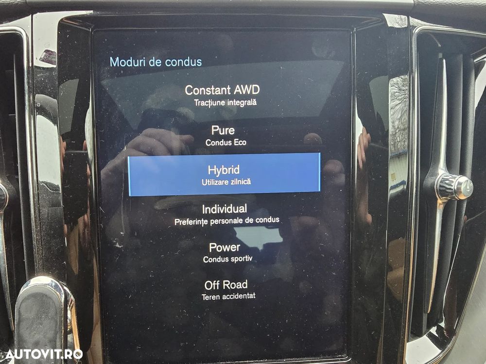 Volvo XC 60 T8 Twin Engine AWD Geartronic Momentum - 26