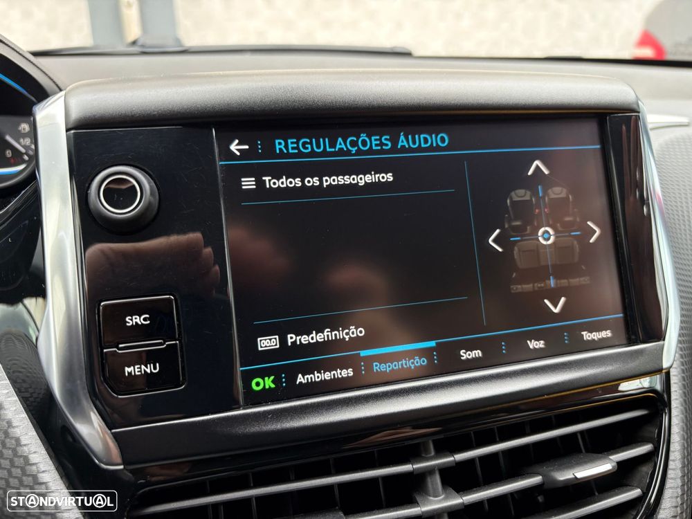 Peugeot 2008 1.2 PureTech Allure - 32