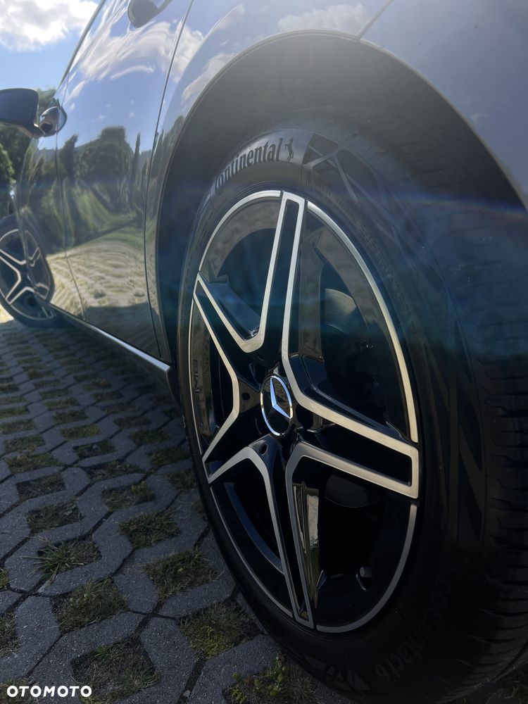 Mercedes-Benz A-Class 2019 photo 3