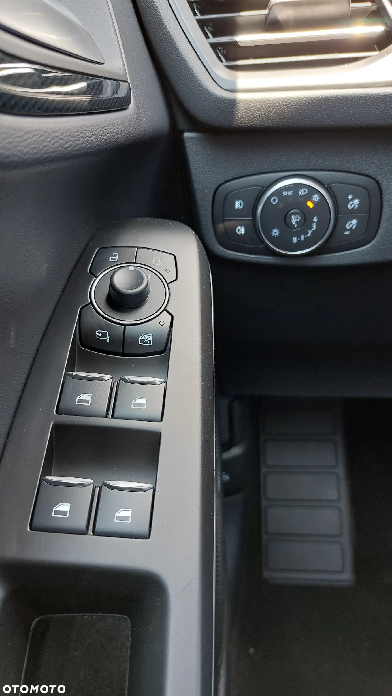 Ford Focus 1.0 EcoBoost mHEV ST-Line X - 23