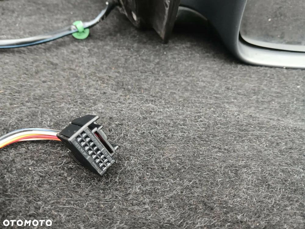 Volkswagen Passat B6 kombi kod lakieru LA7T lusterko prawe - 3