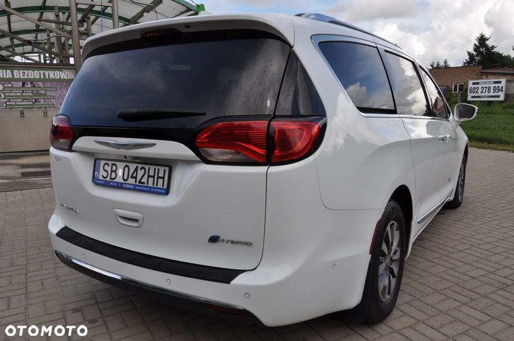Chrysler Pacifica - 8