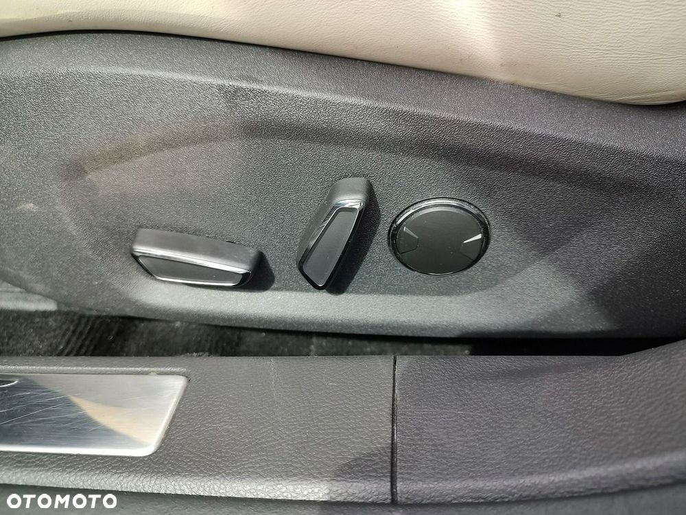 Ford Mondeo 2.0 EcoBoost STart-Stopp Autom Vignale - 12