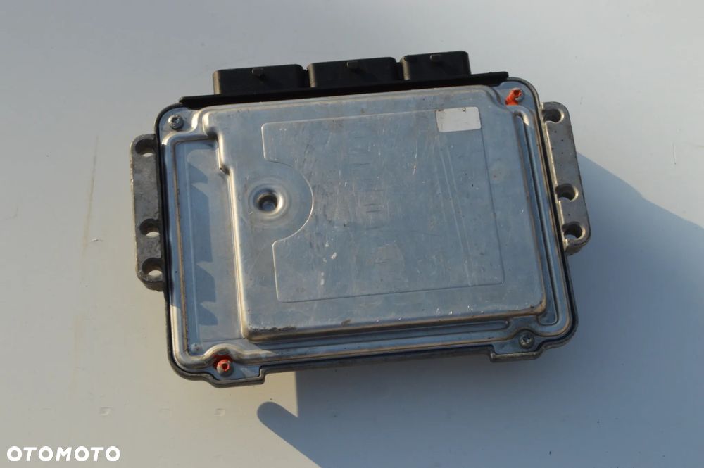 komputer sterownik renault trafic  master 2.5 dci 0281013363 8200635663 - 3