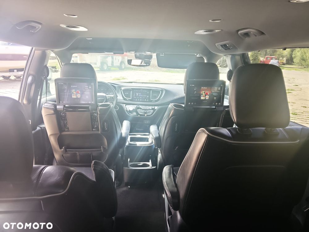 Chrysler Pacifica - 6