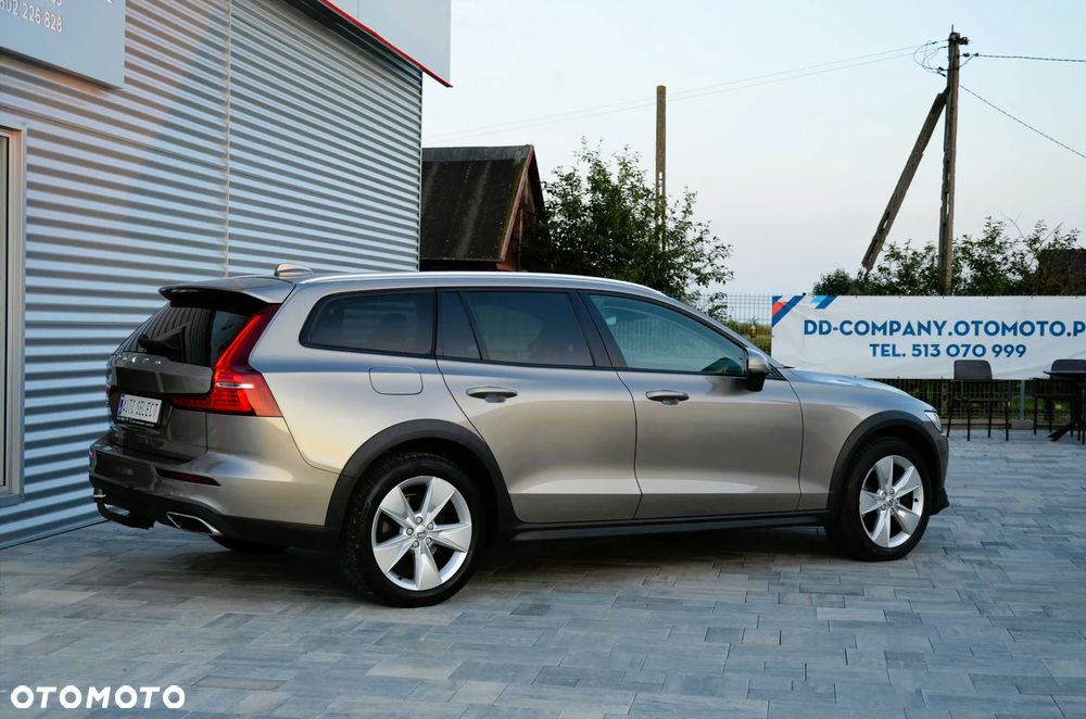 Volvo V60 Cross Country D4 AWD Geartronic Pro - 4