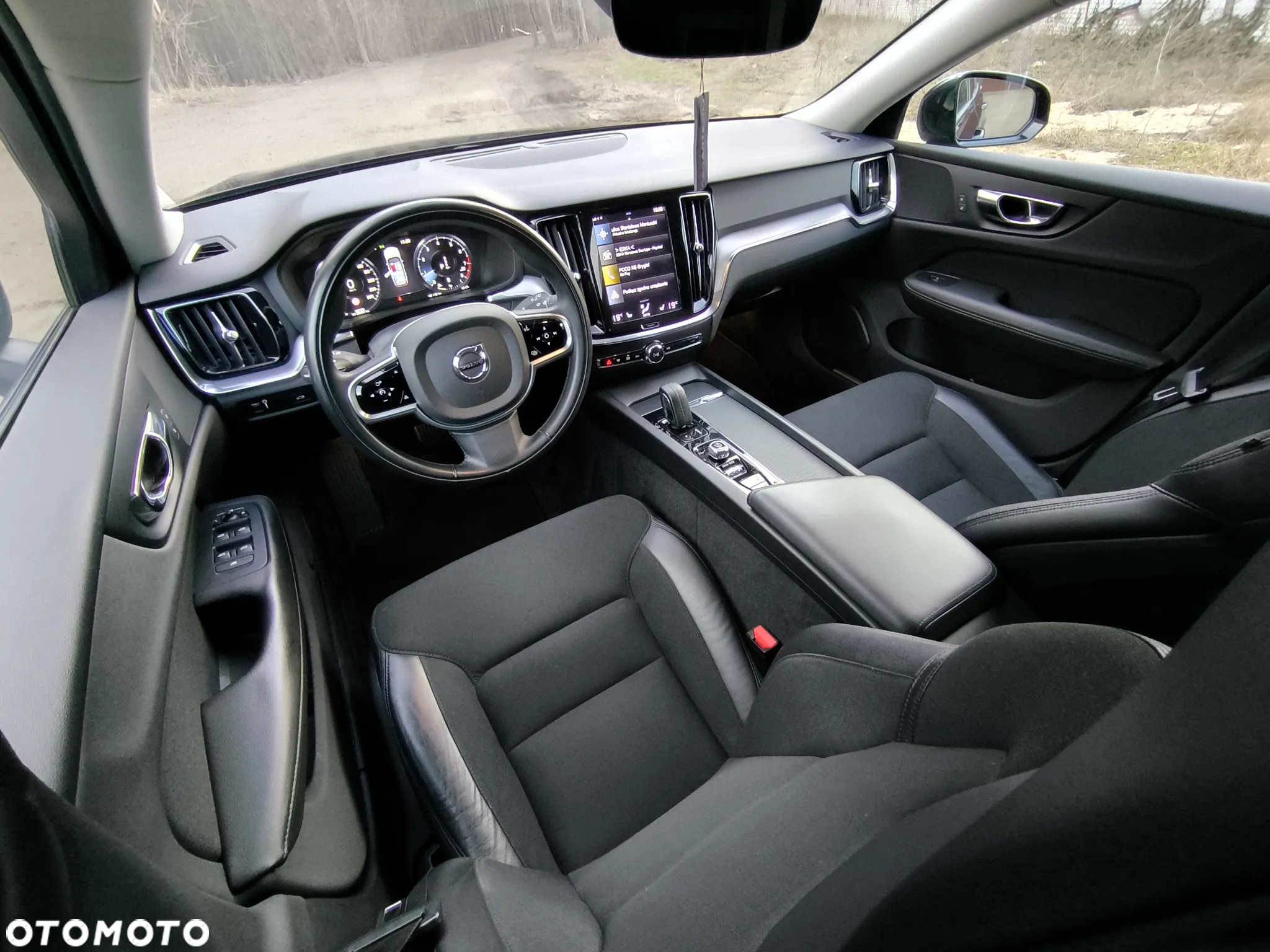 Volvo V60 Cross Country - 11