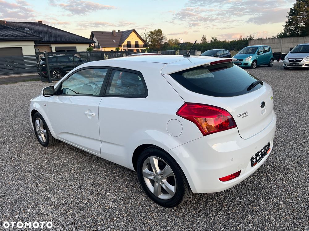 Kia ProCeed 1.4 CVVT Dream-Team Edition - 4