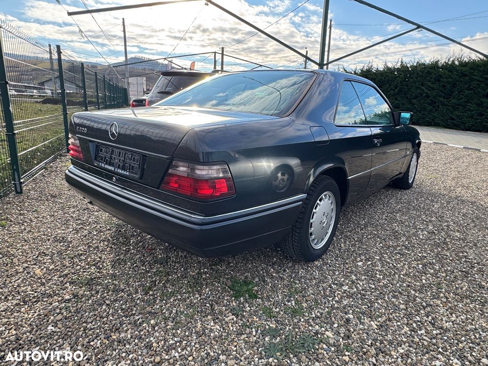Mercedes-Benz W124 - 1