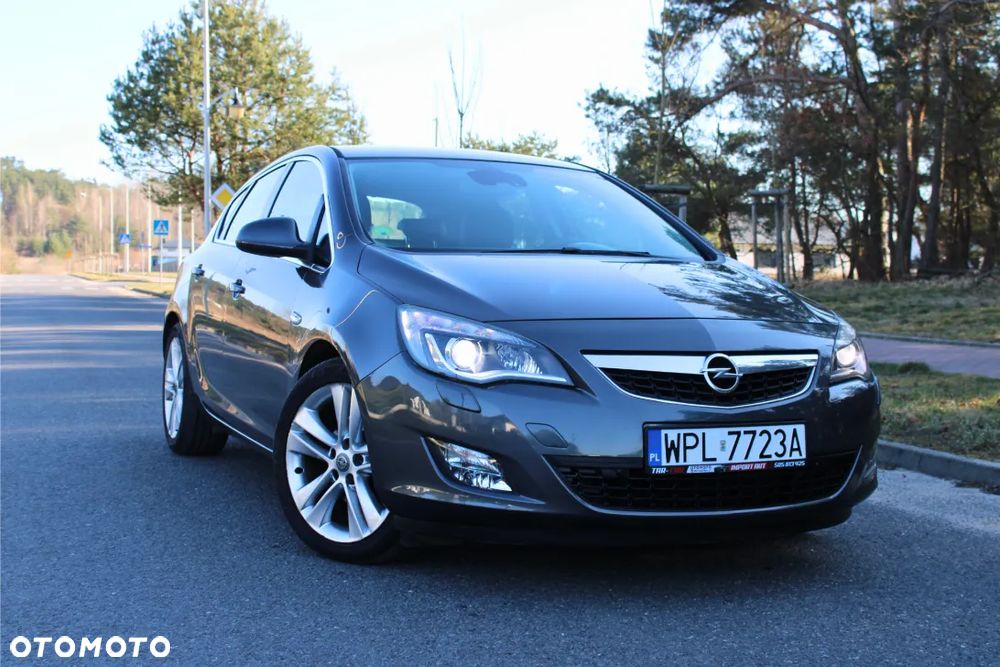 Opel Astra 1.7 CDTI DPF Cosmo - 1