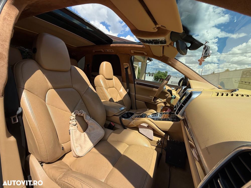 Porsche Cayenne - 10
